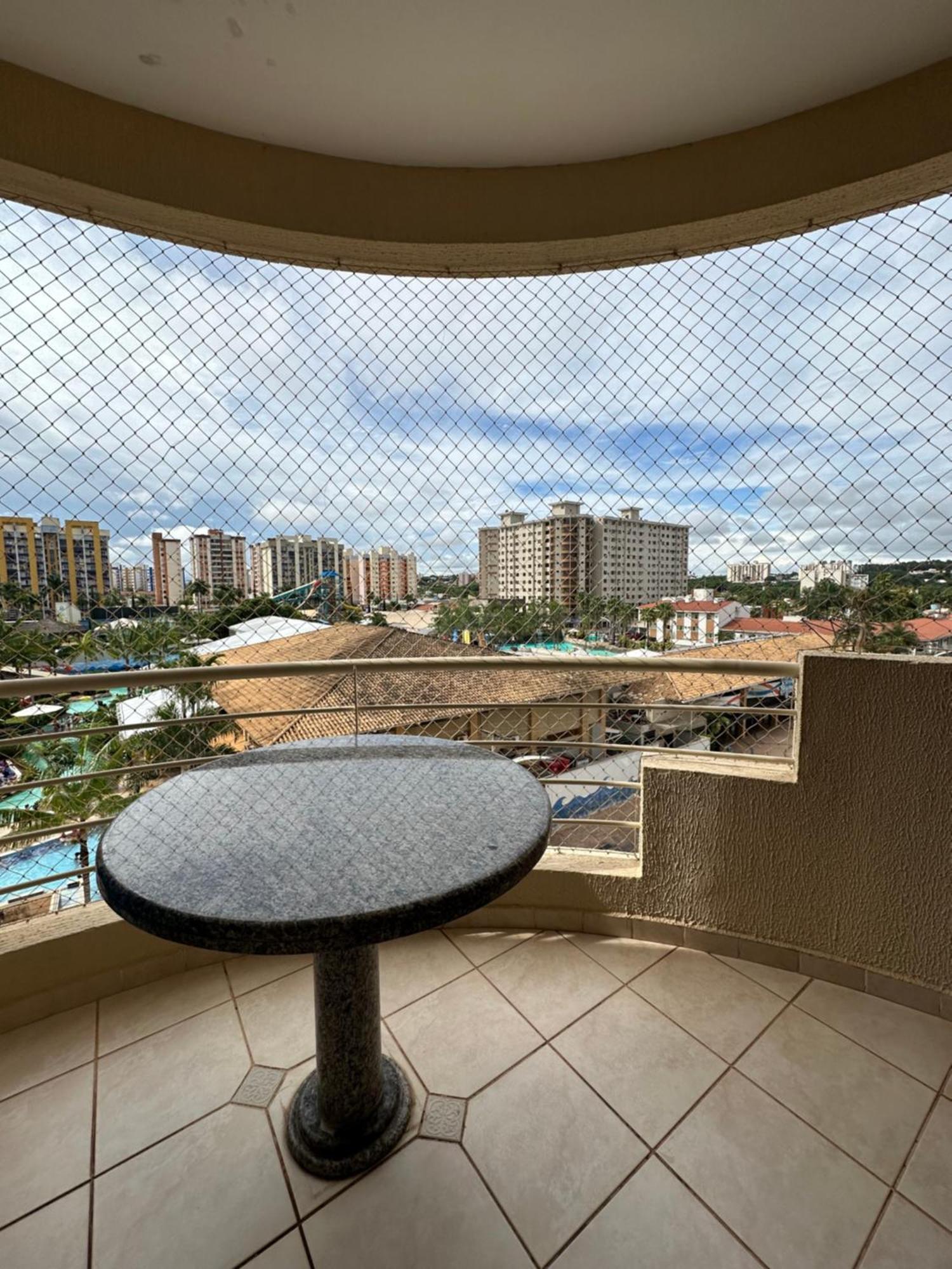 Royal Park Apartment *
